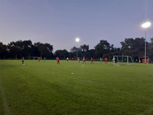 Stadion am Huder Bach B-Platz - Hude (Oldenburg)-Vielstedt