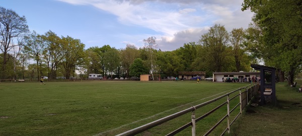 Sportplatz Weißer Berg - Uetze-Dedenhausen