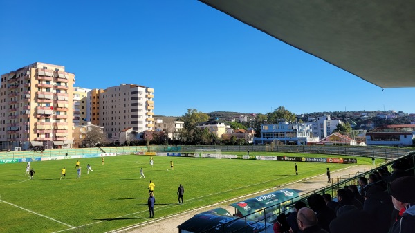 Stadiumi Roza Haxhiu - Lushnjë