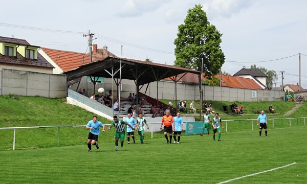 Futbalové ihrisko Čáčov - Senica-Čáčov