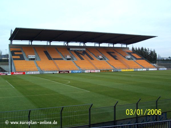 Stade Francis Le Basser - Laval