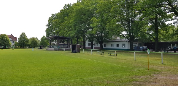 Sportanlage an der B156 - Tschernitz