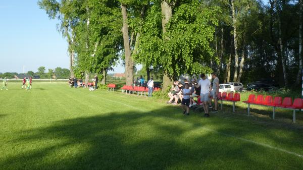 Boisko w Drożkowie - Drożków