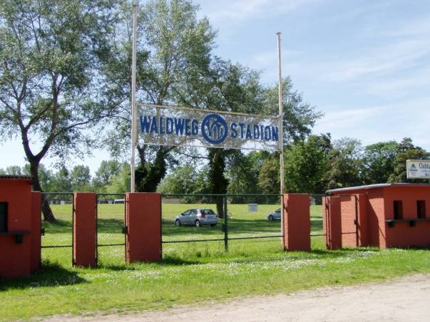 Waldwegstadion im Sportpark Neckarau - Mannheim-Neckarau