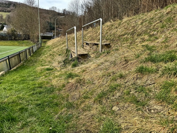 Wiesengrund-Stadion - Meschede-Grevenstein