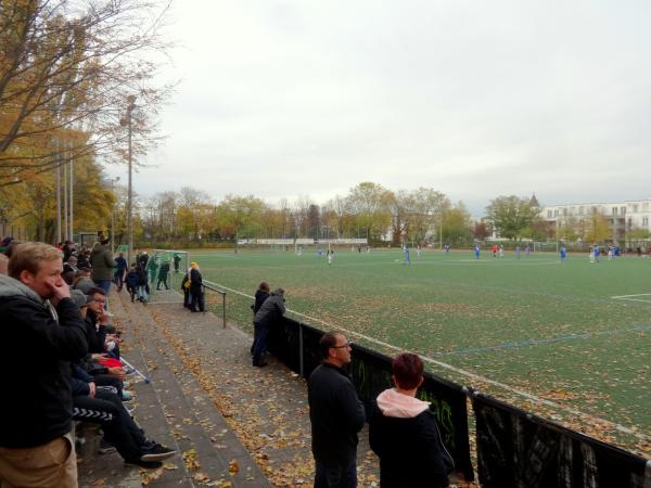 Sportplatz Am Zehntenhof - Wiesbaden-Schierstein