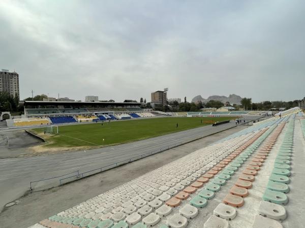 Ahmatbek Suyumbayev atyndagy Stadion - Oş (Osh)