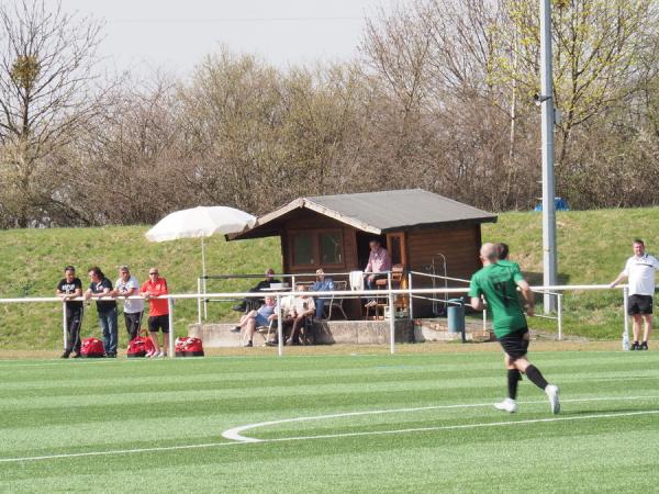 Sportpark Hülschenbrauck - Menden/Sauerland-Platte Heide