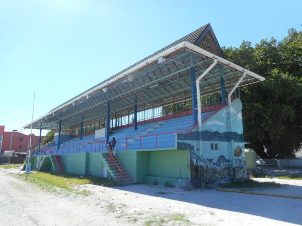 Ehemaliger Zustand: Tribüne 2018 abgerissen.