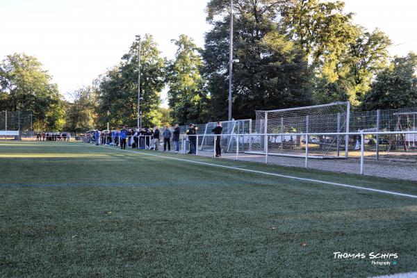 Stadion in der Schelmenhecke Nebenplatz - Hatzenbühl 