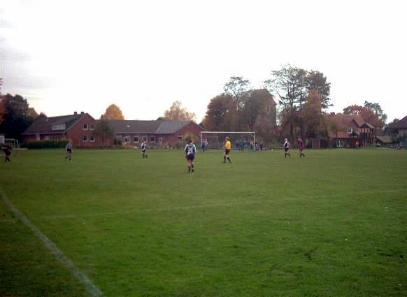 Sportplatz an der Turnhalle - Andervenne