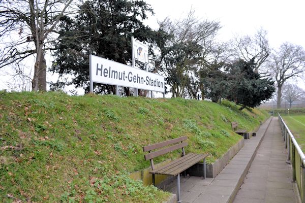 Helmut-Gehn-Stadion - Klein-Offenseth-Sparrieshoop