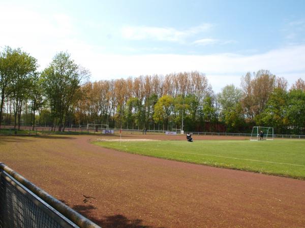 Heinrich-Hamacher-Sportpark - Duisburg-Neumühl