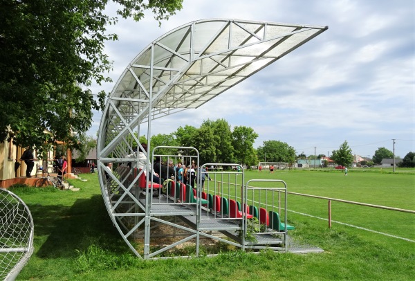 Futbalový štadión Horný Ohaj - Vráble-Horný Ohaj