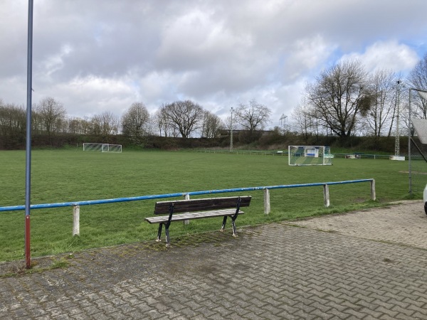 Stadion An der Lehmkaute - Borken/Hessen-Großenenglis 