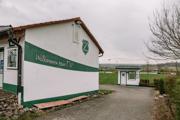Sportgelände Am Sonnenhügel - Lonnerstadt