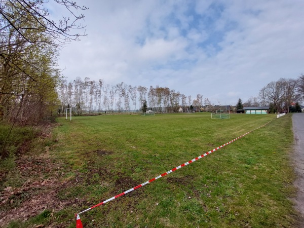 Sportplatz im Birkenwald - Dissen-Striesow