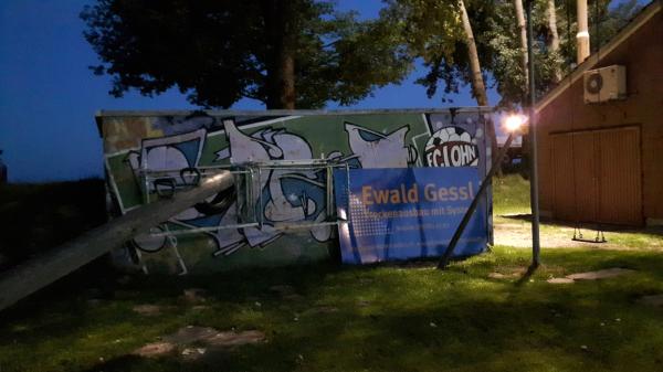 Sportplatz Wase - Lohn