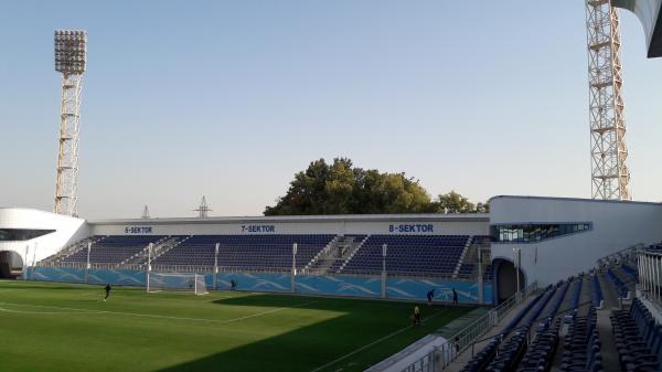Lokomotiv stadioni - Toshkent (Tashkent)