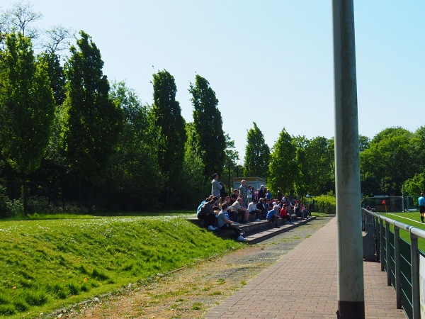 Bernd-Kurzrock-Sportanlage - Solingen-Wald