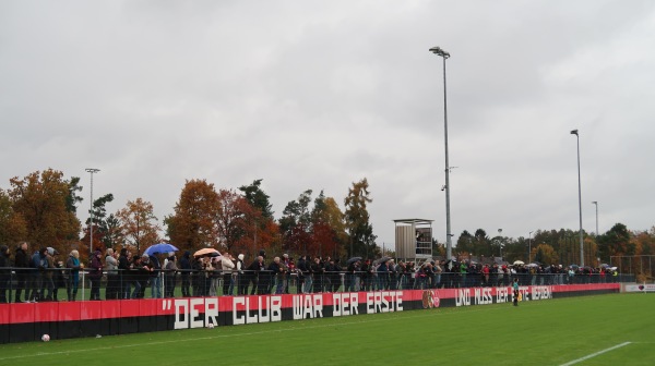 Max-Morlock-Platz Valznerweiher - Nürnberg-Zerzabelshof