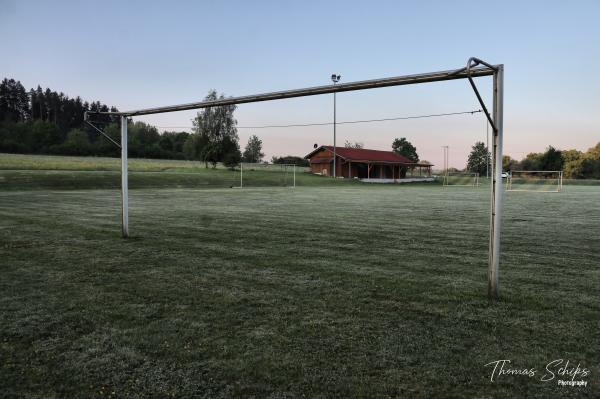 Sportplatz Schafhof - Zimmern unter der Burg