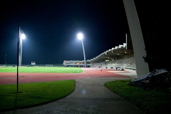 Rudolf-Tonn-Stadion - Schwechat