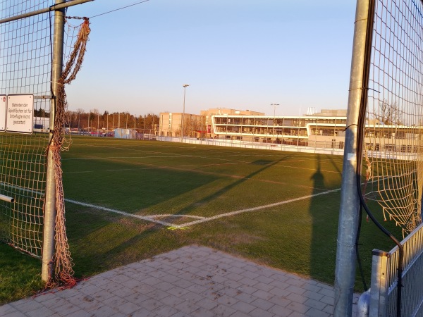 Sportpark Valznerweiher Platz 7 - Nürnberg-Zerzabelshof