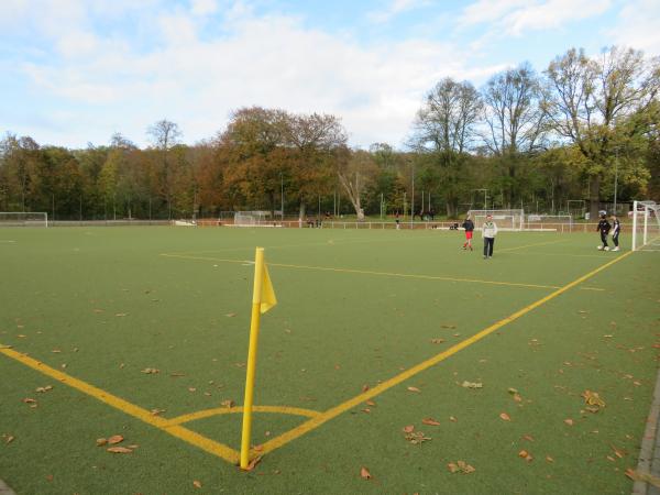 Karl-Liebknecht-Stadion Nebenplatz 1 - Potsdam-Babelsberg