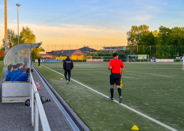 Stadion an der Theodor-Heuss-Schule Nebenplatz - Wirges