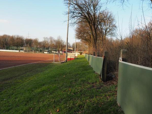 Revierparkstadion am Mattlerbusch - Duisburg-Röttgersbach