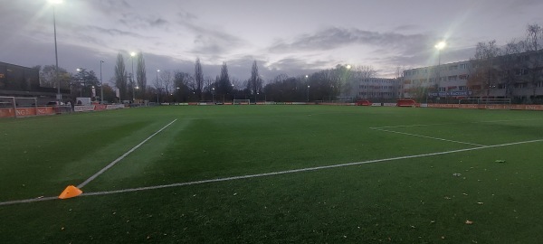 Sportpark Middenmeer veld 20-Zeeburgia veld 1 - Amsterdam