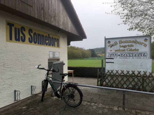 Sportplatz an der Landesgrenze - Barntrup-Sonneborn
