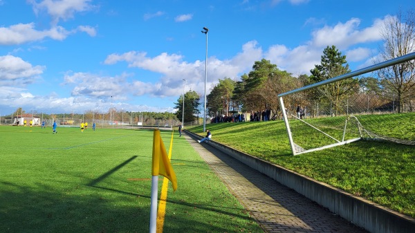 Horst-Hein-Sportanlage Platz 2 - Strahlungen