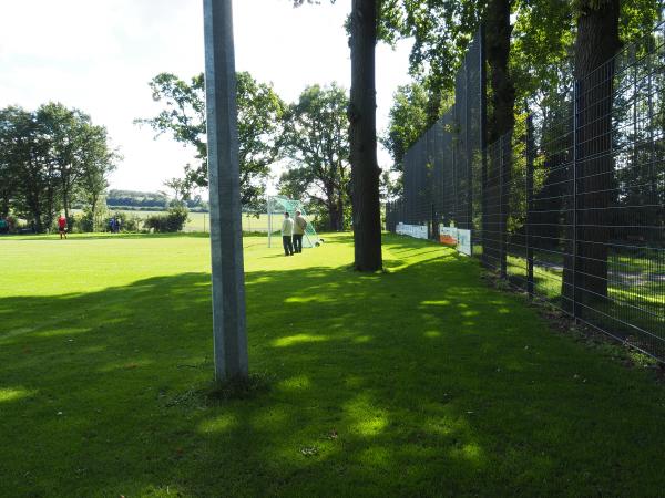 Eichenwaldstadion - Ense-Oberense