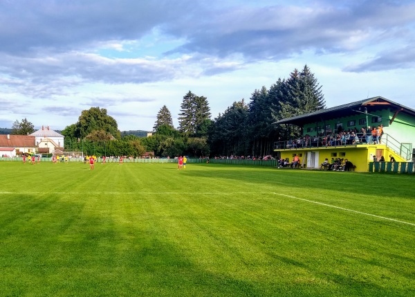 Futbalove ihrisko Pliesovce - Pliešovce