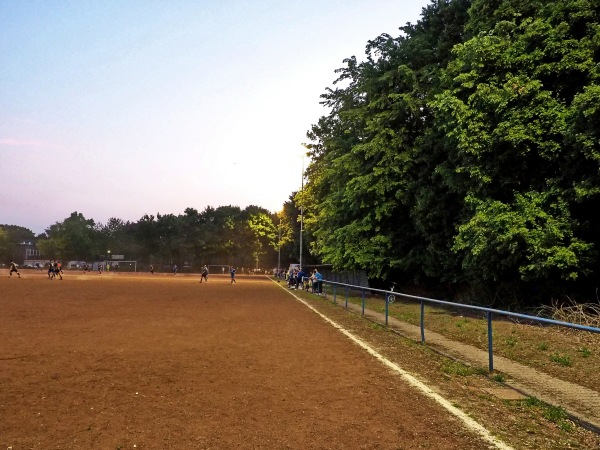 Sportplatz Wiesbadener Straße - Duisburg-Obermeiderich