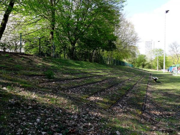 Sportplatz am Vorgebirgspark - Köln-Zollstock