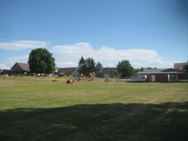 Sportplatz an der Schule - Lübbow