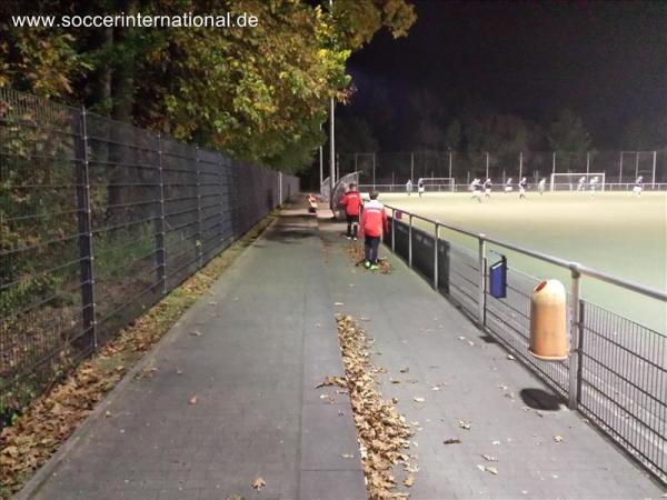 Bezirkssportanlage Am Wald Platz 2 - Düsseldorf-Hassels