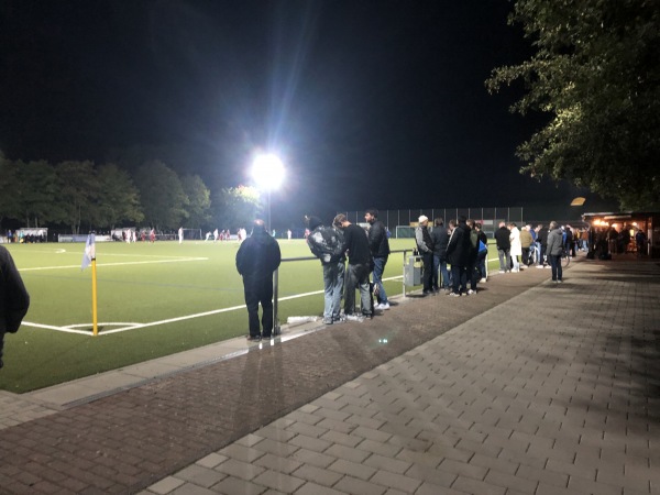 Günter-Reutzel-Sportfeld 2 - Karben-Klein-Karben