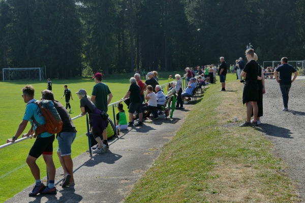 Sportplatz Igelshieb - Neuhaus/Rennweg