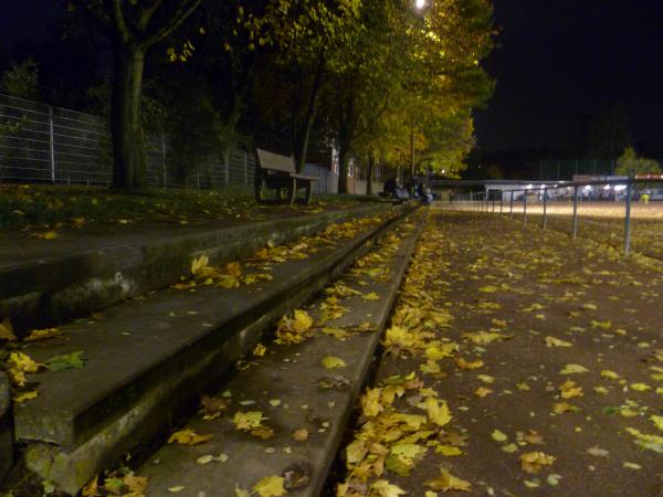 Sportplatz am Knappenmarkt - Oberhausen/Rheinland-Knappenviertel