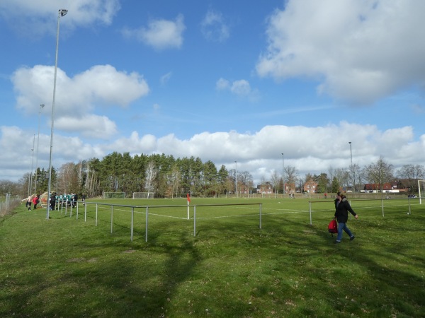 Sport-, Freizeit- und Jugendzentrum Manfred Hahn Platz 2 - Weisen