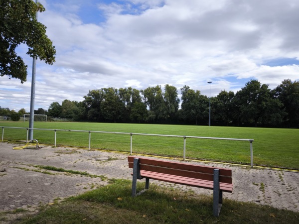 Sportplatz im Schulzentrum - Wunstorf-Steinhude