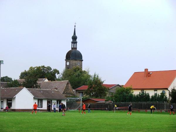 Sportplatz am Neumarkt - Querfurt-Weißenschirmbach