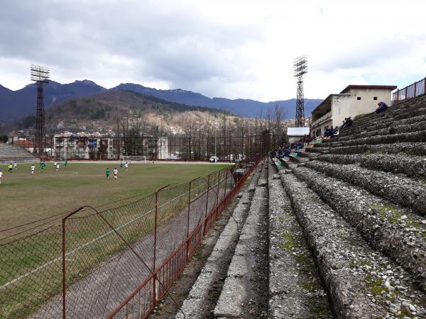 Stadioni Vladimer Bochorishvili - Tkibuli