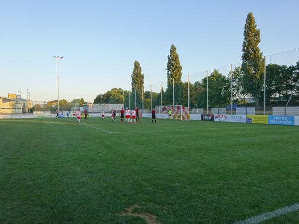 Sportplatz Oberwaltersdorf - Oberwaltersdorf