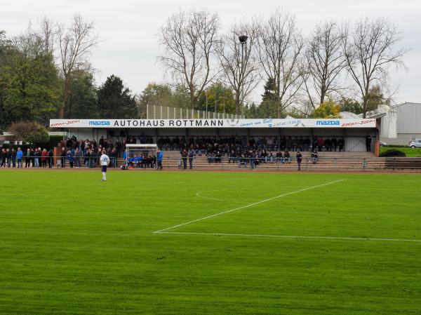 Bezirkssportanlage Loewenfeldstraße - Bottrop-Kirchhellen